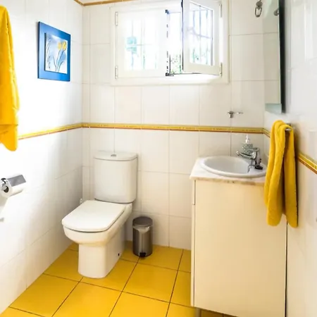 Donde Conchita, Buhardilla Con Bano Compartido, Cerca Del Aeropuerto Norte Homestay *