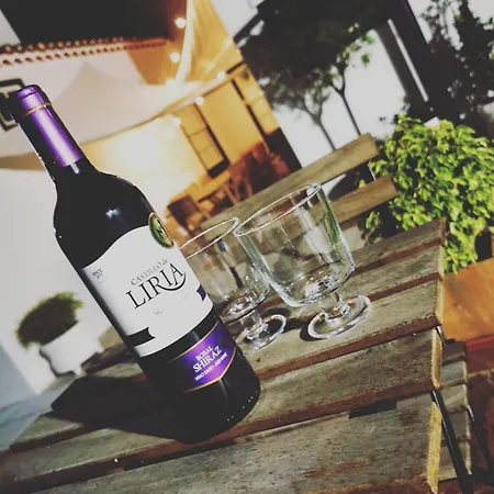 Homestay Donde Conchita, Buhardilla Con Bano Compartido, Cerca Del Aeropuerto Norte