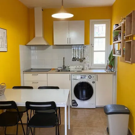 Donde Conchita, Buhardilla Con Bano Compartido, Cerca Del Aeropuerto Norte *