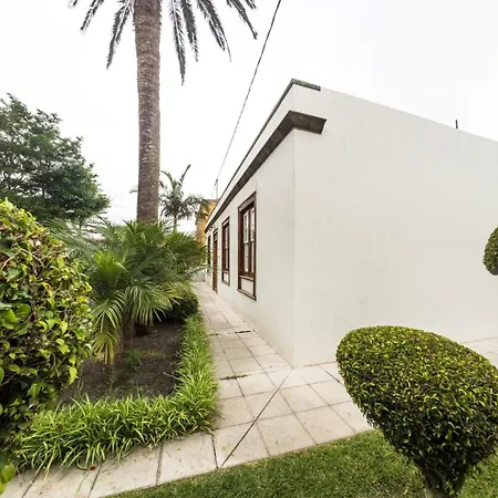 Homestay Donde Conchita, Buhardilla Con Bano Compartido, Cerca Del Aeropuerto Norte La Laguna (Tenerife)