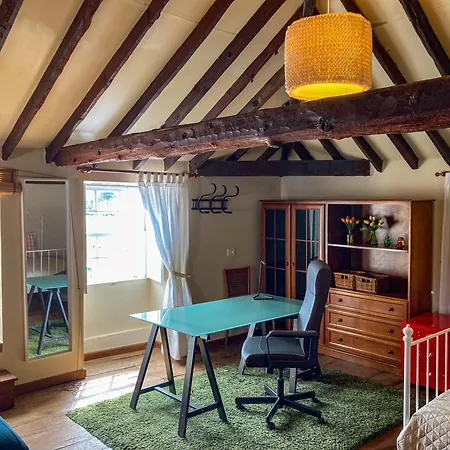 Donde Conchita, Buhardilla Con Bano Compartido, Cerca Del Aeropuerto Norte Homestay