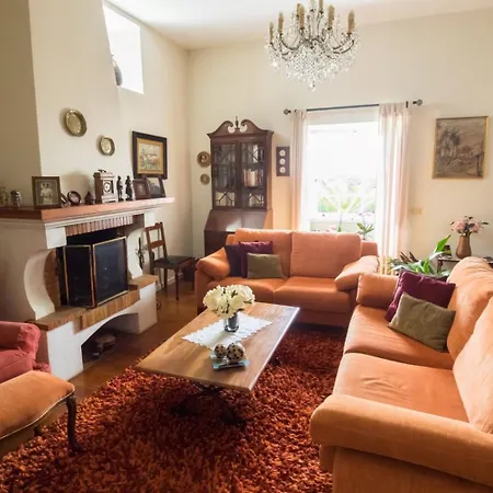 Donde Conchita, Buhardilla Con Bano Compartido, Cerca Del Aeropuerto Norte Homestay