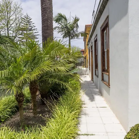 Homestay Donde Conchita, Buhardilla Con Bano Compartido, Cerca Del Aeropuerto Norte