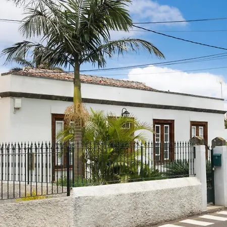 Homestay Donde Conchita, Buhardilla Con Bano Compartido, Cerca Del Aeropuerto Norte