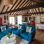 Homestay Donde Conchita, Buhardilla Con Bano Compartido, Cerca Del Aeropuerto Norte La Laguna (Tenerife)
