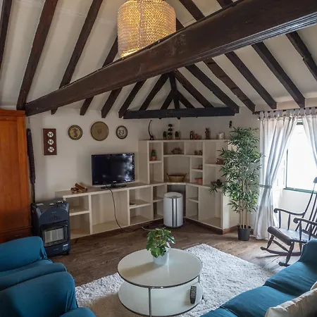 Habitación en casa particular Donde Conchita, Buhardilla Con Bano Compartido, Cerca Del Aeropuerto Norte